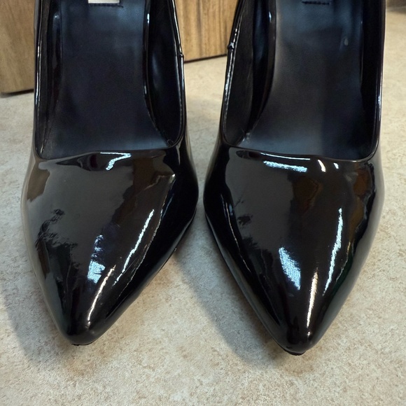 STEVE MADDEN Black 4" Pumps: Size 10 - Picture 3 of 10